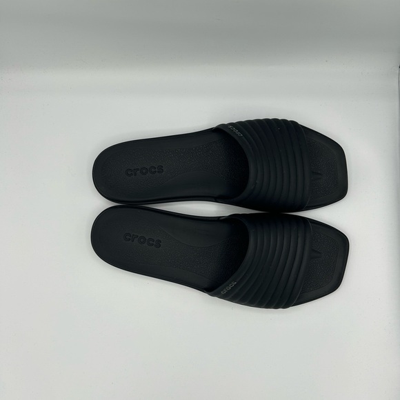 CROCS Black Slippers for Comfort and Style - Picture 4 of 6